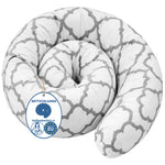 Bettschlange Kissen – Ideal als Stillkissen & Seitenschläferkissen -150 cm - Graues Ornament