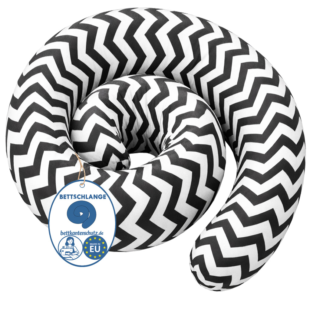 Bettschlange Kissen – Ideal als Stillkissen & Seitenschläferkissen - 150 cm - Weiß/Schwarz Chevron