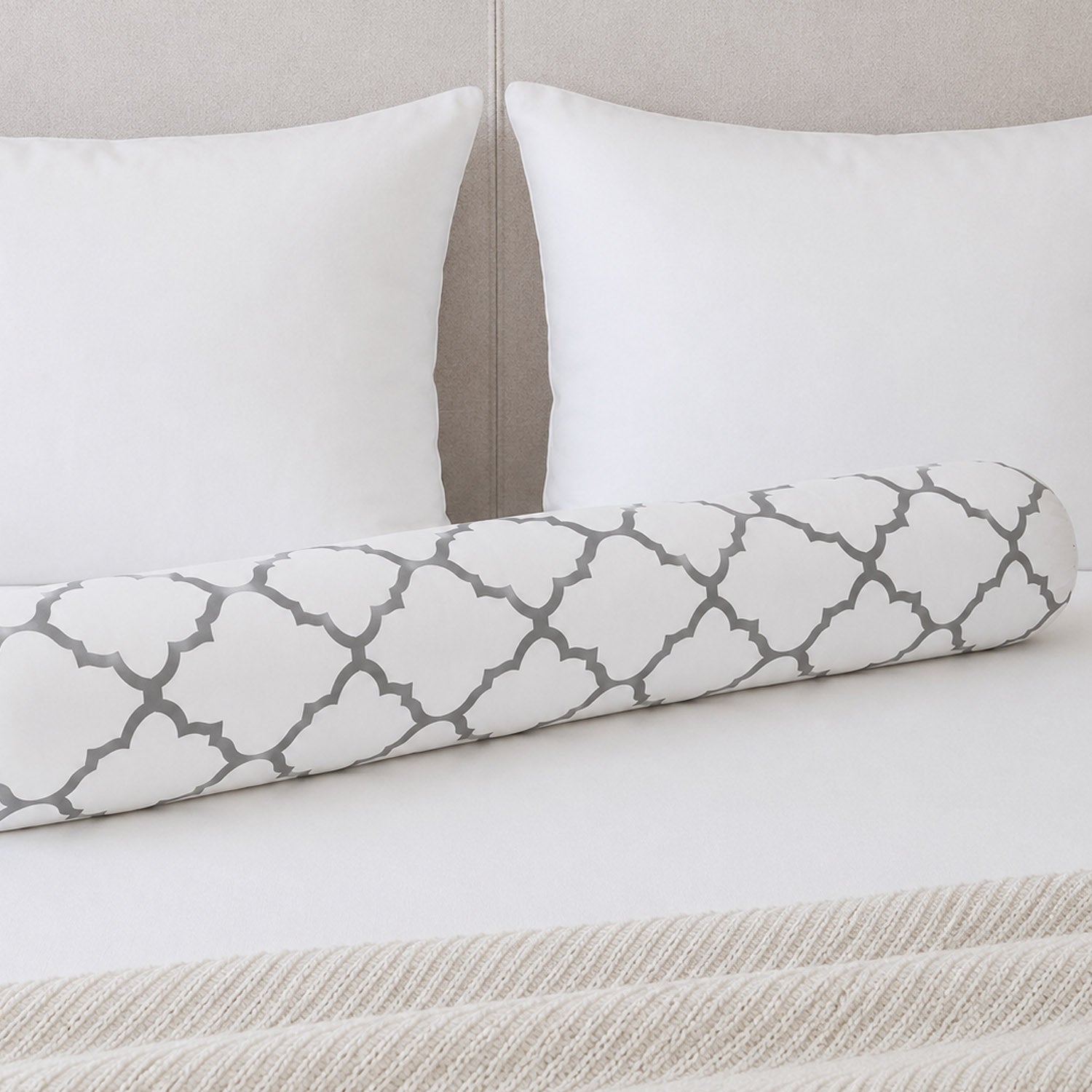 Bettschlange Kissen – Ideal als Stillkissen & Seitenschläferkissen - 150 cm - Graues Ornament