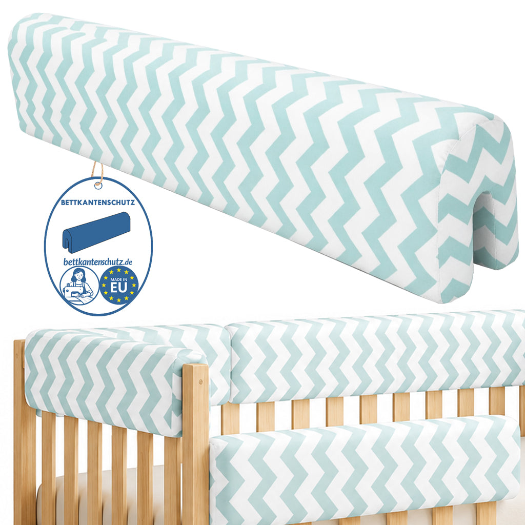 Bettkantenschutz 70 cm – Polsterung für Gitterbett & Bettkante – Baumwolle Türkis-Weiß Chevron